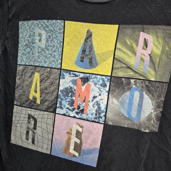 VINTAGE Paramore Women Top Large Black Band Tour Concert Tee - Picture 3 of 10